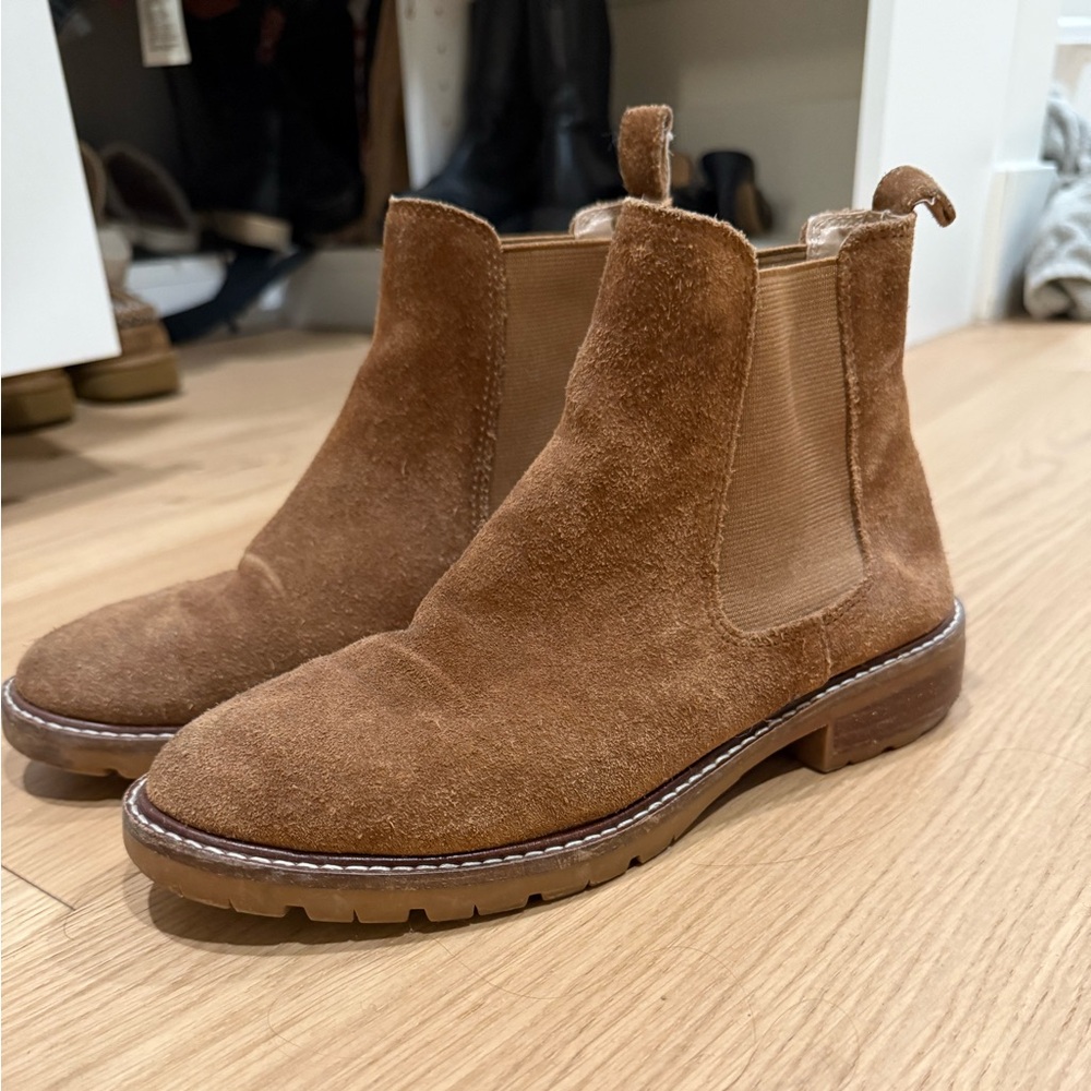 Women’s Tan Suede Chelsea Boots size 6